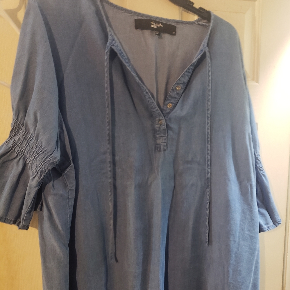 Size 3x Simply B Denim Shirt